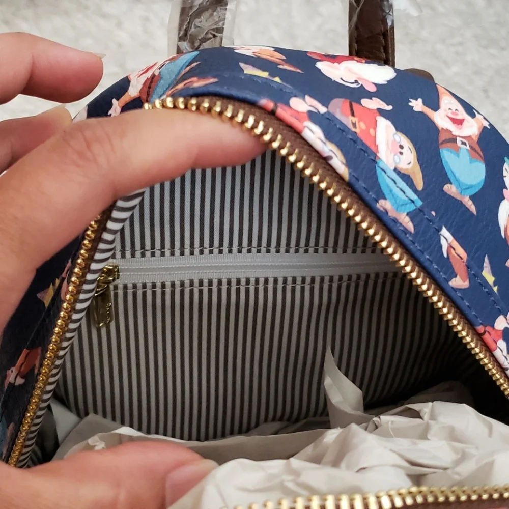 Loungefly Snow White Seven Dwafts Mini Backpack